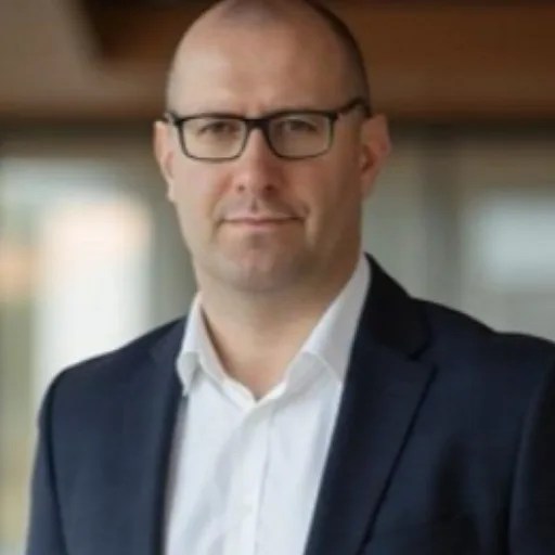 Paweł Sobieraj — Försäljning och partnerskap